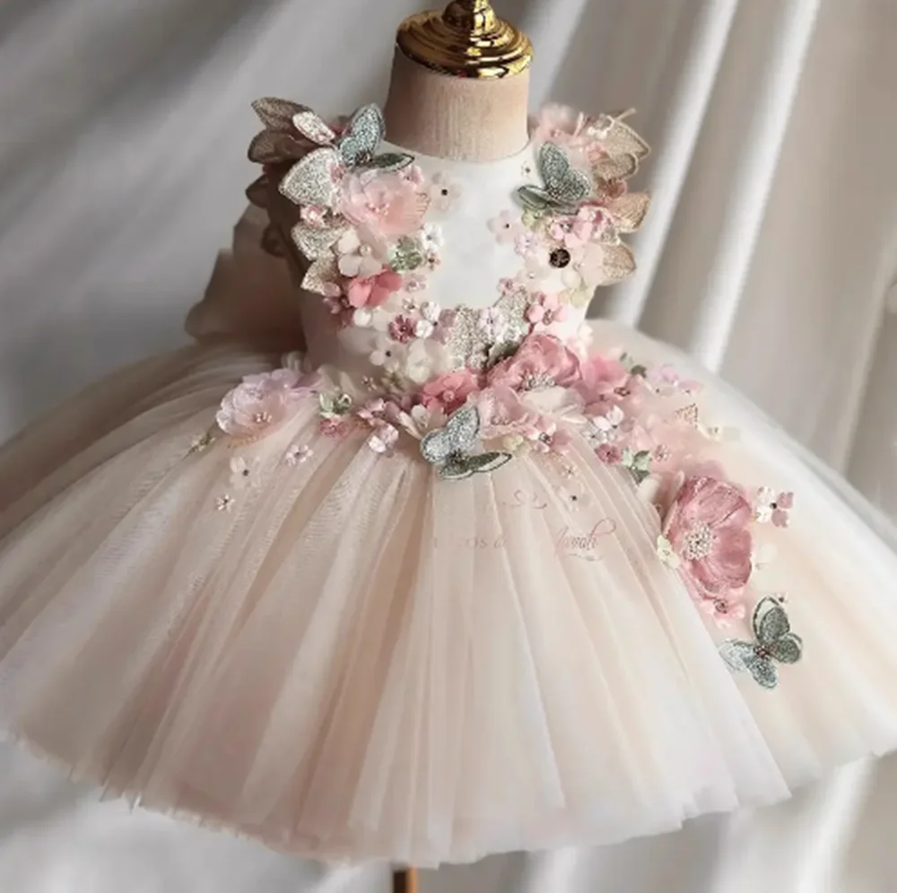 فساتين عيد ميلاد بيضاء للفتيات مُزينة بنقشة الزهور ملابس أطفال مخصصة فساتين فتاة الزهور البيضاء لحفلات الزفاف فستان المناولة الأولى للأطفال الصغار #3