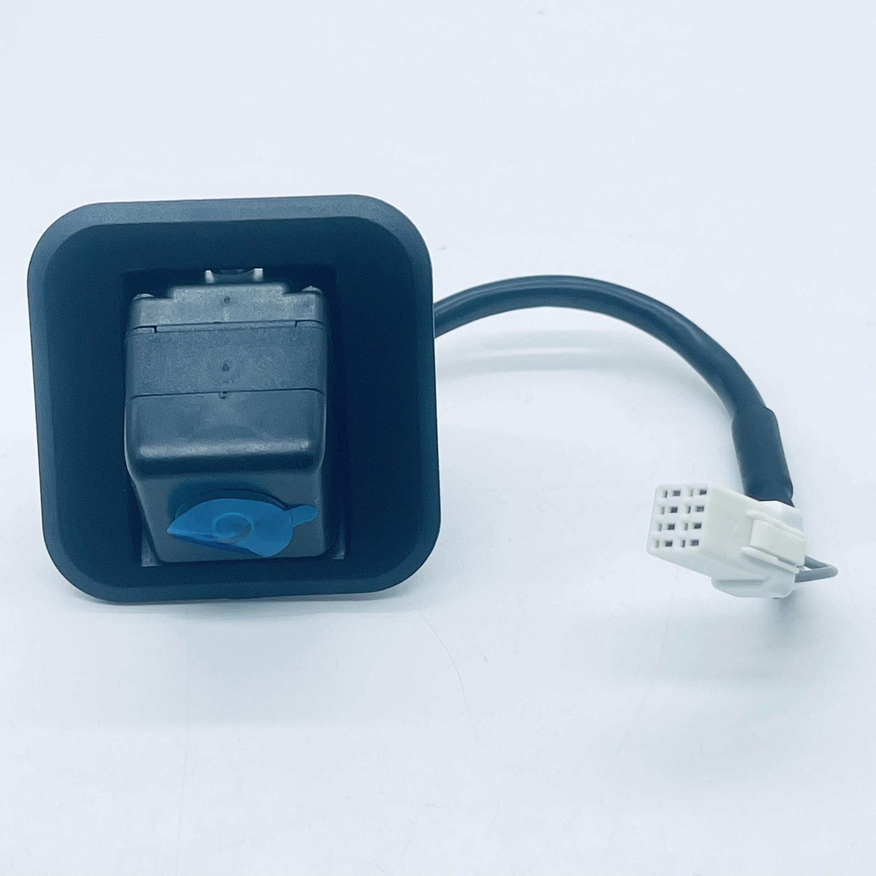 The 7917010-M01 is suitable for the rear view camera auxiliary camera of Changan CS75 reversing camera