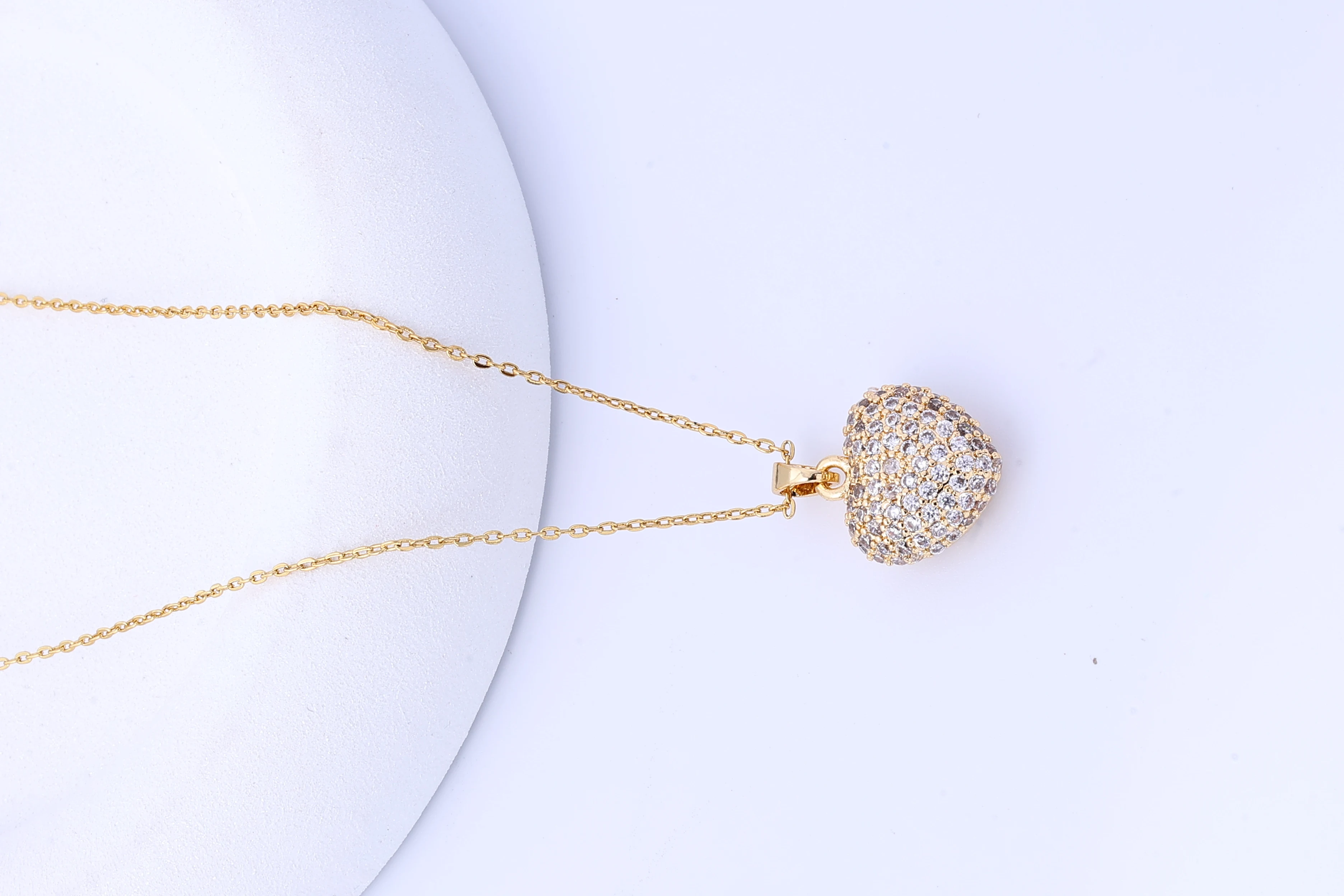 

【Titanium Steel】Shiny, romantic, loving, light luxury, gorgeous temperament, full diamond necklace, women's versatile clavic