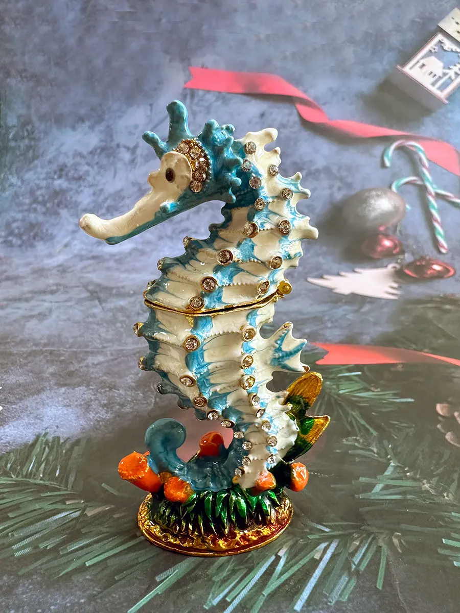 Hand Painted Metal Seahorse Figurine Jewelry Storage Box Creative Animal Trinket Organizer Gift Collection Decor