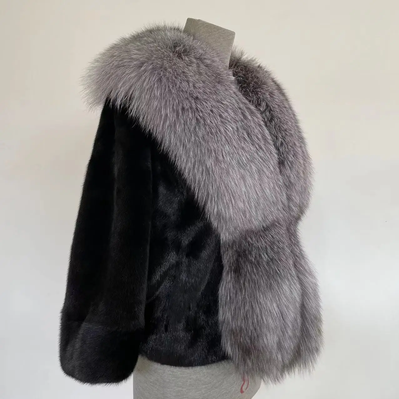 2023 Women Real Fur Coat Autumn Winter High Quality Fluffy Short Coat Real Fur Jacket Fashion Tops