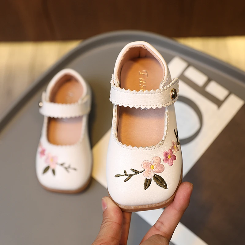 Girls\' Leather Shoes Spring Autumn Children\'s Princess Soft Sole Lolita Japanese Moccasin Shoes Fashion Kids 2022 Embroidery PU