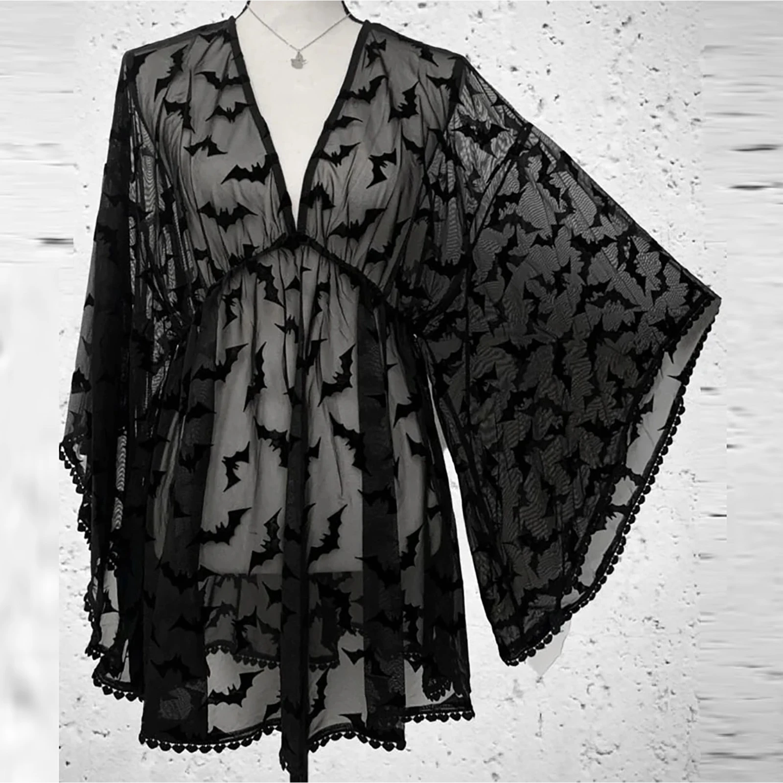 섹시한 로우인 란제리 딥 브이 박쥐 로브 시스루 레이스 나이트가운 여성용 특별 코스튬 속옷