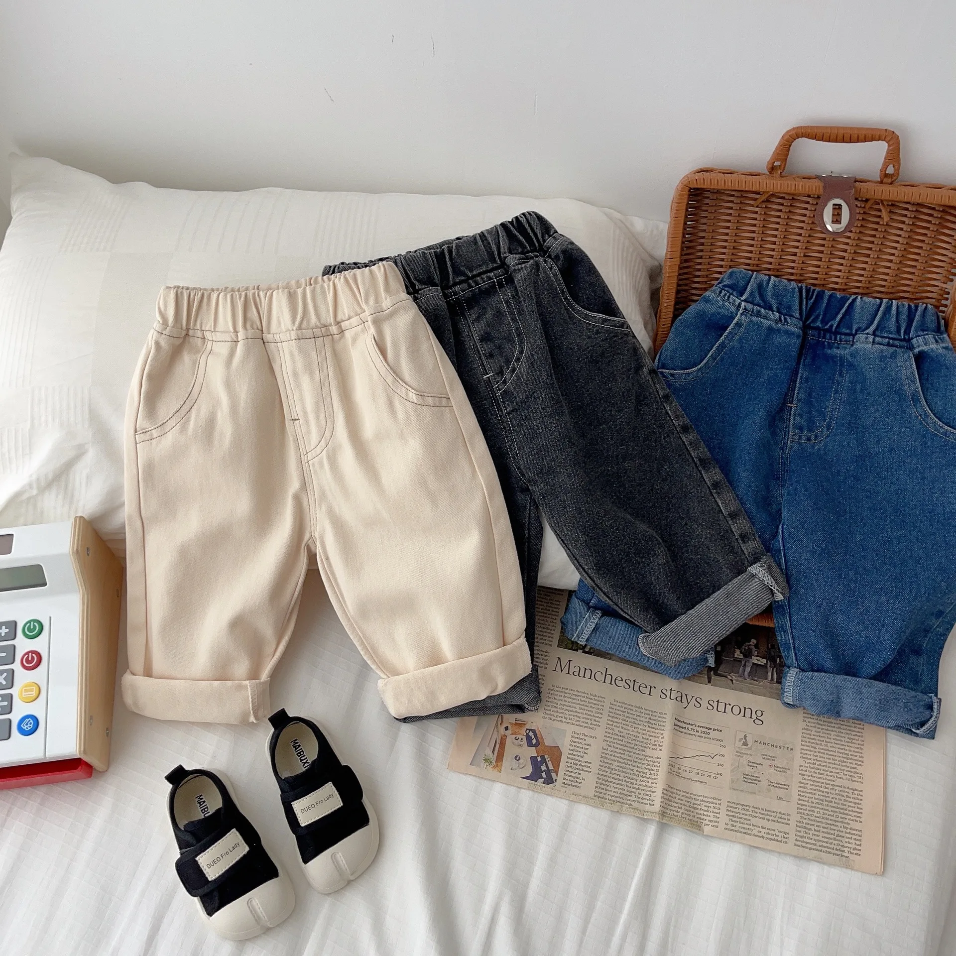 0-5 Jahre Kinder Mädchen Jungen Jeans 2026 Frühling Koreanischen Stil Baumwolle Einfarbig Denim Hosen Bequeme Trendy Casual Hosen kleidung