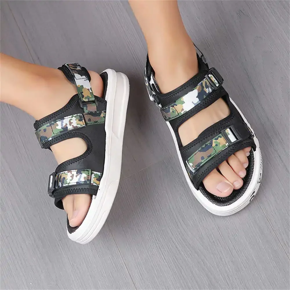 Große flache Absätze Barfuß Herren Flip Flop Schuhe Sandalen für Jungen Turnschuhe Sport Boty Krasofka 2024g Loufers saisonal