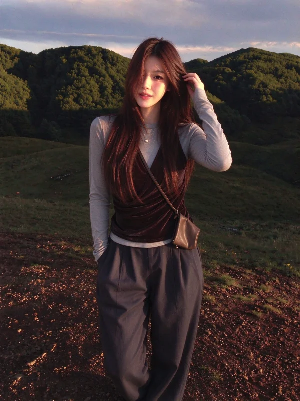 Korean Style Color Block Velvet Long Sleeve T-Shirt Women's Slim Fit Base Shirt Light Maturity Unique Top Casual Fashion