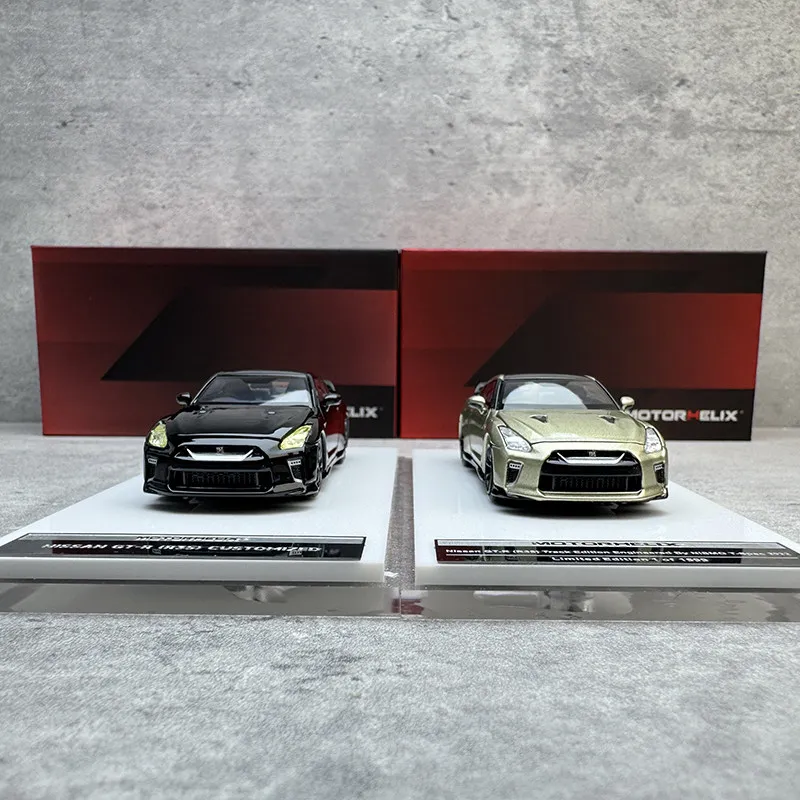 In stock 1: 64 GT-R (R35)  High end alloy car model with removable front cover.Creative decorative item.Ideal gift for holidays