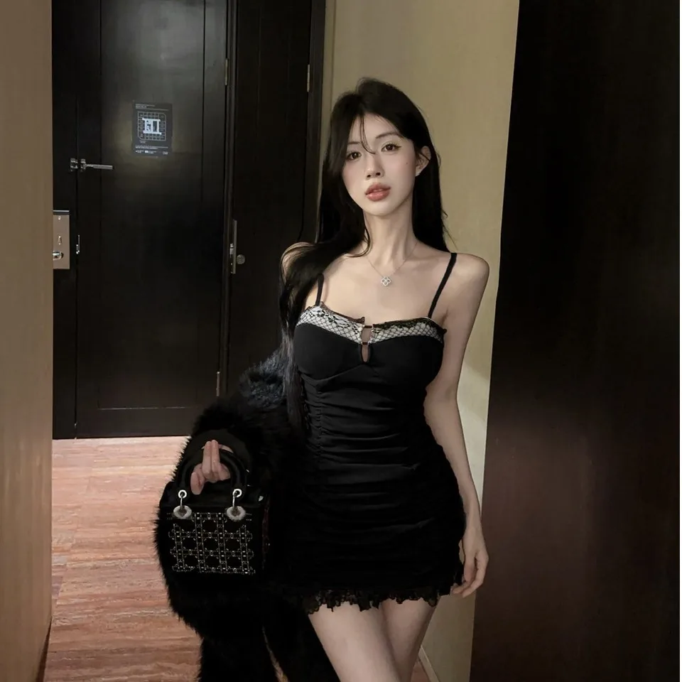 

Pure Desire Сексуальная девушка Svel Strap Dr Плиссированная юбка с высокой талией и рюшами Осенне-зимний дизайн Sense Женское платье