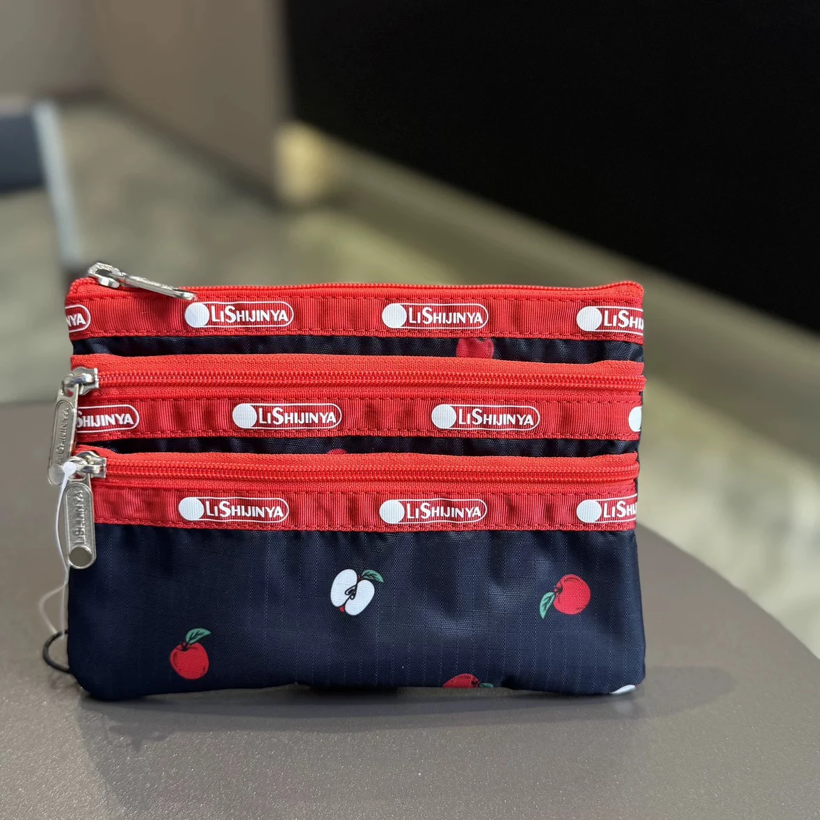 

Cute Tee-Zipper Handheld eup Bag Women's Clutch Bag Storage Organizer Travel ential by Bubu Home 758