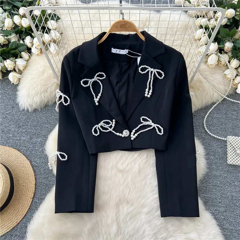 

2025 New Spring Elegant Women Black White Short Blazer Pearl Bow Celebrity Lady Fashion Design Jacket Long Sleeve Small Suits