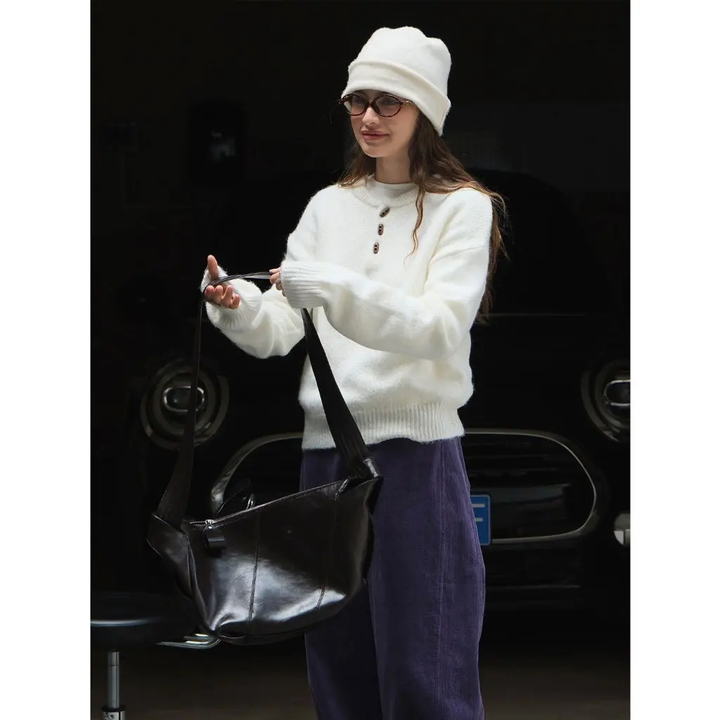 Maglione da donna in lana retrò in stile coreano, morbido e delicato sulla pelle, caldo e soffice top con mezza abbottonatura per l'autunno inverno