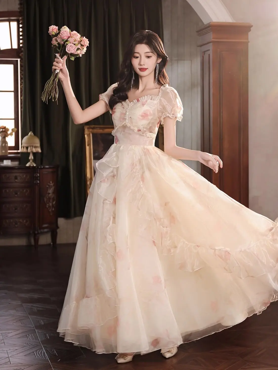 Coalfell シャンパンカラーのイブニングドレス女性の夏の光高級ハイエンドバー Mitzvah 気質ふわふわプリンセススカート