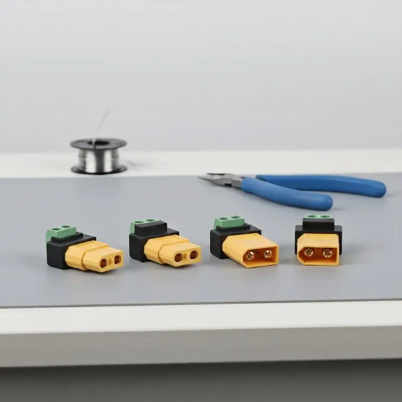 

Адаптер-разъем XT60 (папа-мама) на 2-контактный клеммный разъем для зарядки БПЛА, балансировочных устройств, безпаяных солнечных панелей и моделей устройств