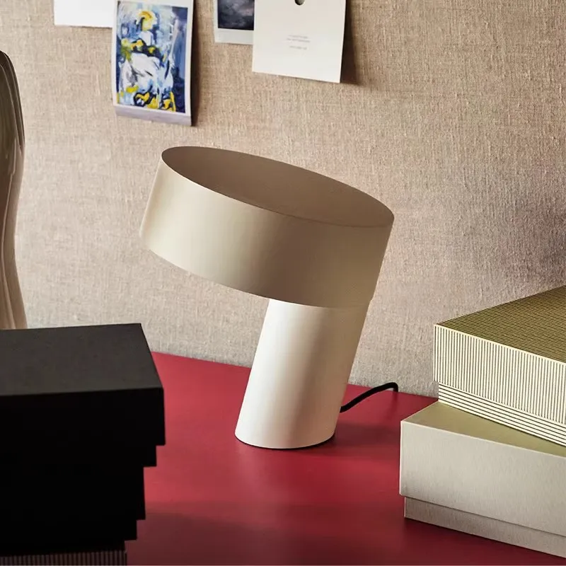 مصباح طاولة لغرفة المعيشة بتصميم دنماركي إسكندنافي مصباح مكتبي حديث راقي لتزيين غرفة النوم بجانب السرير