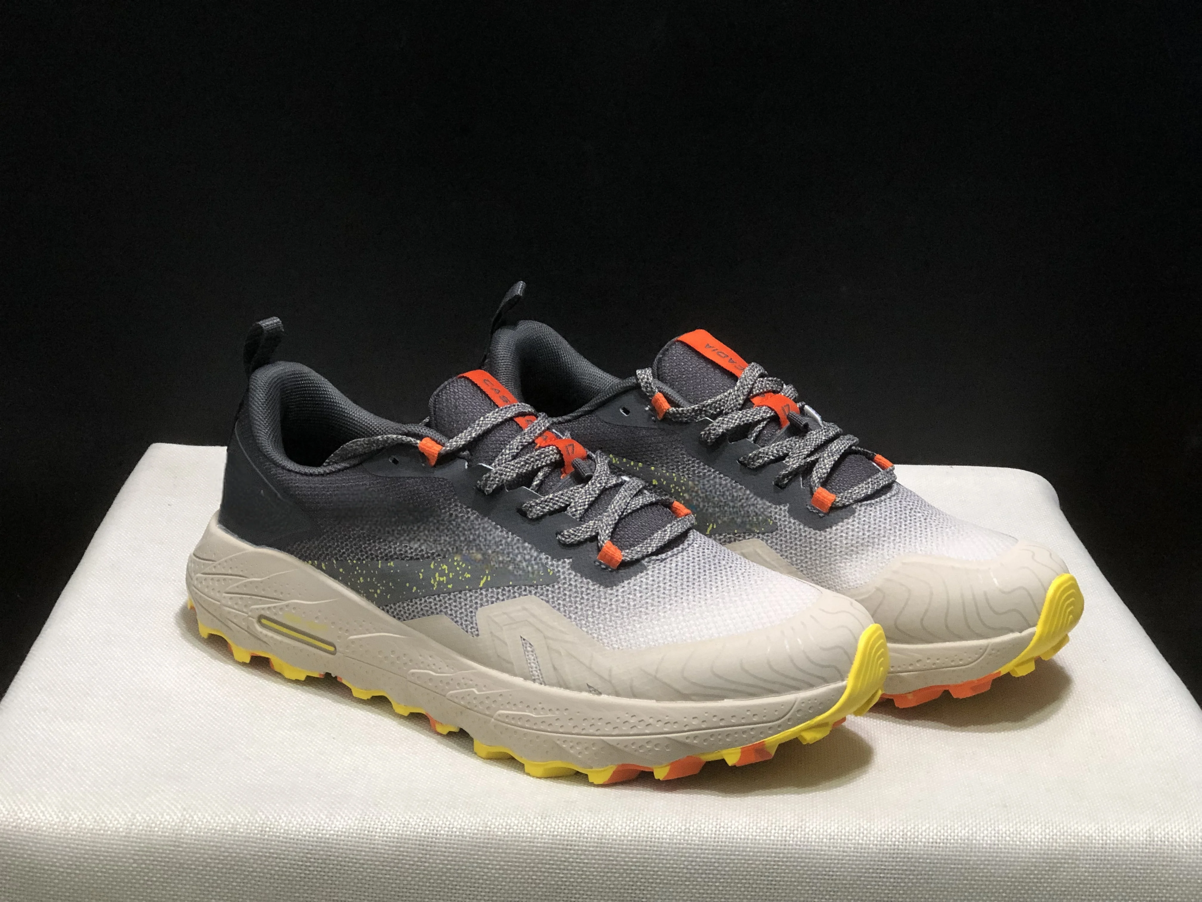 

Hot Very Good Unisex Lightweight Hiking Shoes Outdoor Hiking Shoes Sneakers Walking Shoes Sneakers Very Good