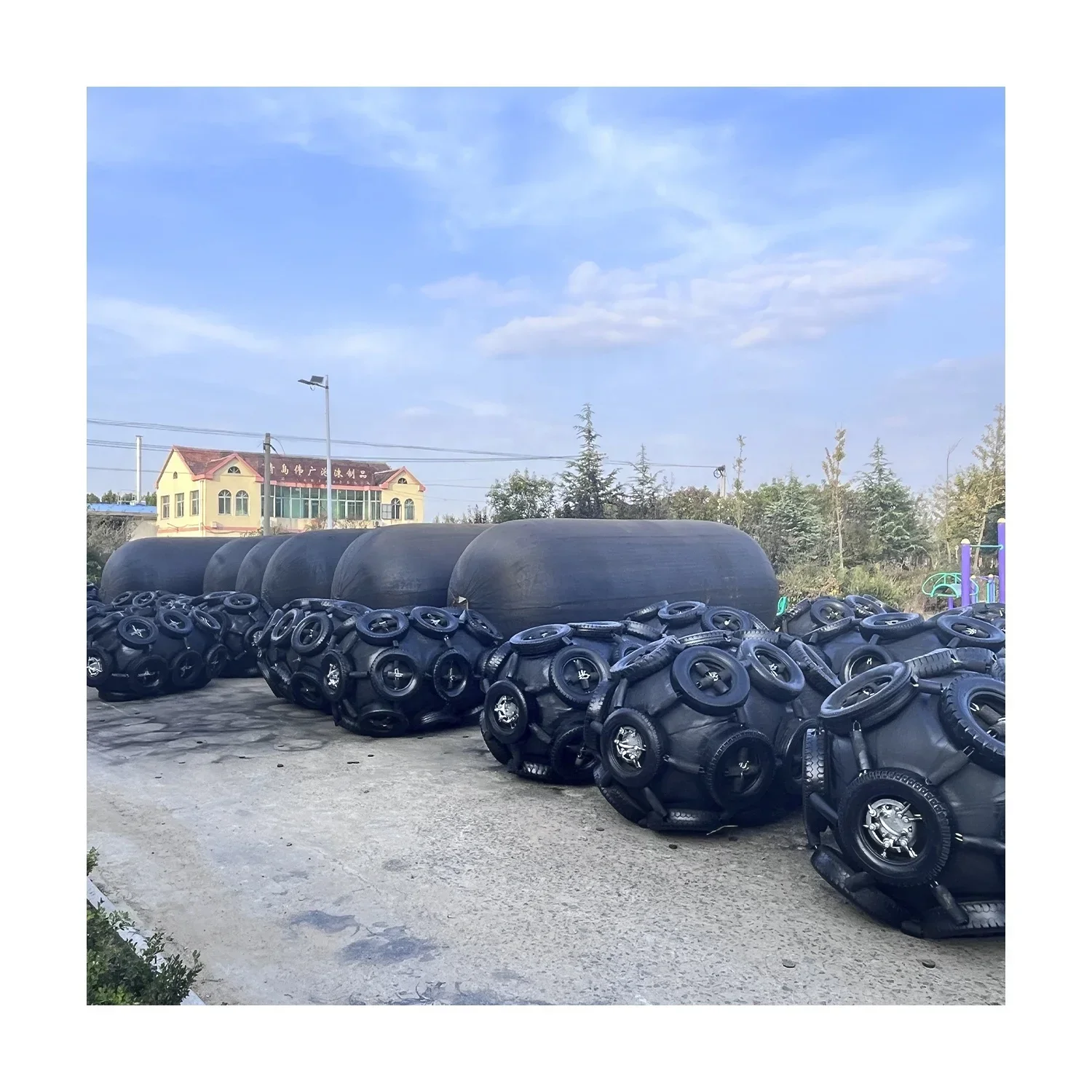 Marine Safety Equipment 50KPa Floating Pneumatic Rubber For Dock