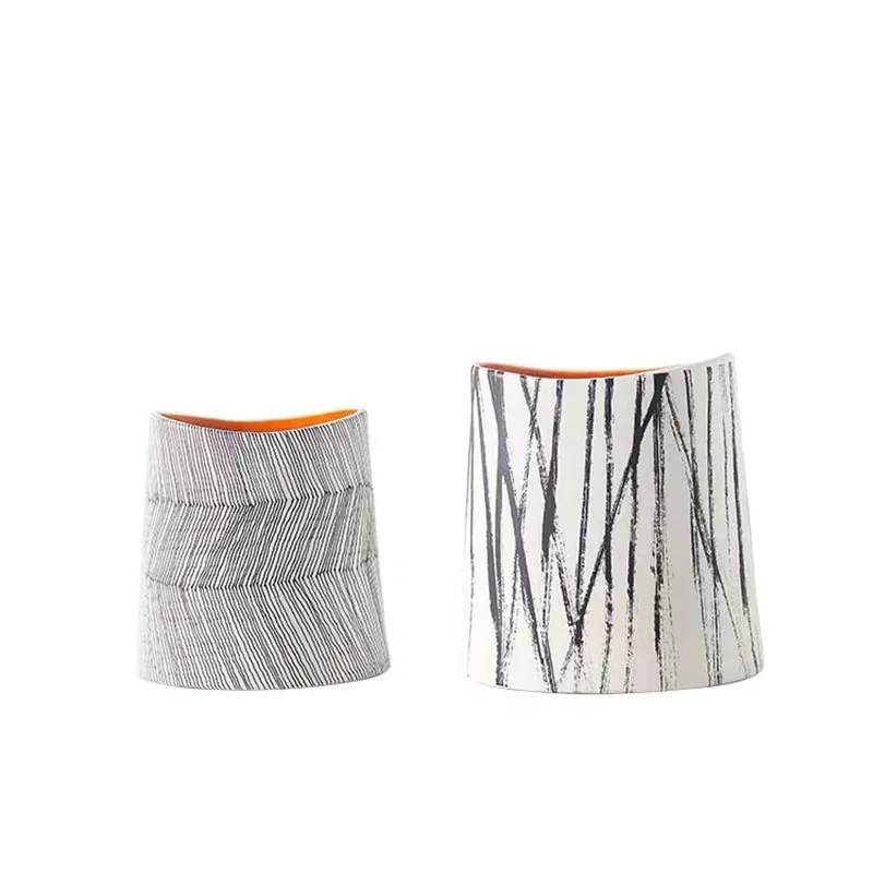

Simple modern hand-painted line ceramics, art vase ornaments