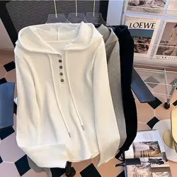 2023 nuova primavera e autunno nicchia Design senso Casual spalla allentata bottone coulisse con cappuccio a maniche lunghe t-shirt in maglia solida