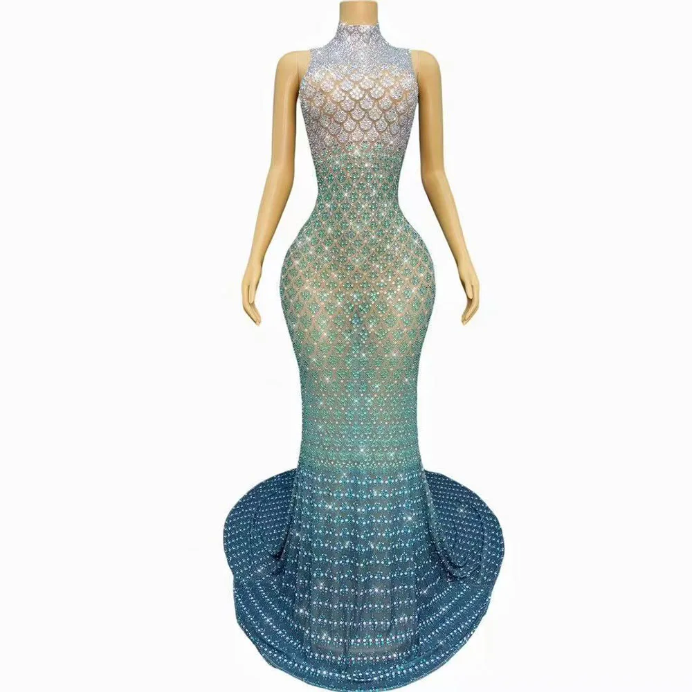 Seksowna, błyszcząca, bogato zdobiona cyrkoniami suknia z trenem, idealna na urodziny, wieczór, czerwony dywan, pokaz, występ sceniczny, kostium.