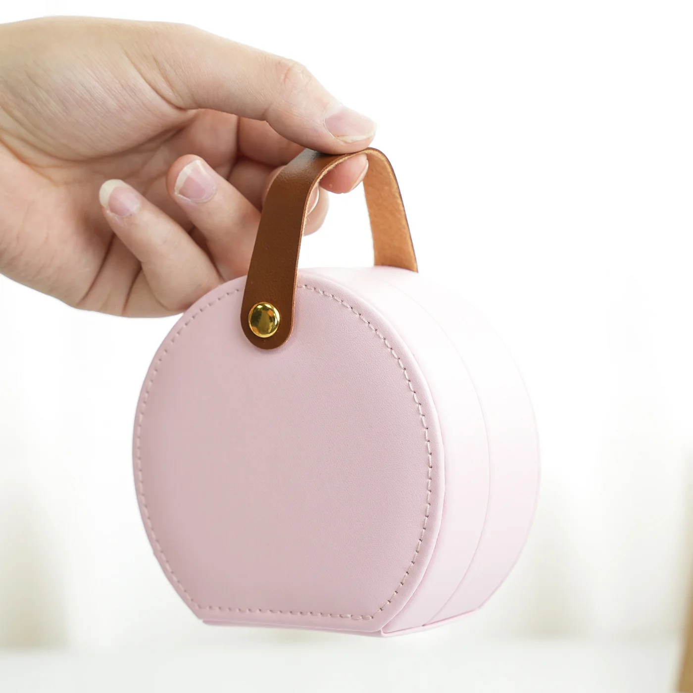 

Высококачественная дорожная шкатулка для драгоценностей из искусственной кожи — портативный портативный органайзер для колец, ожерелий и аксессуаров