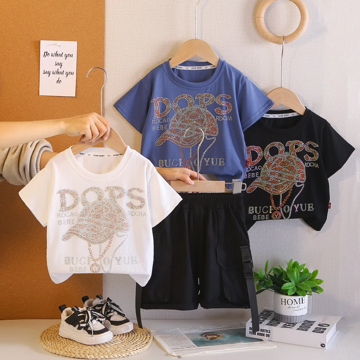 

Одежда для маленьких мальчиков, летняя модная одежда для мальчиков и девочек, комплекты одежды для детей, футболка с ромбовидным узором + шорты, костюм из 2 предметов, детская уличная одежда, От 1 до 5 лет