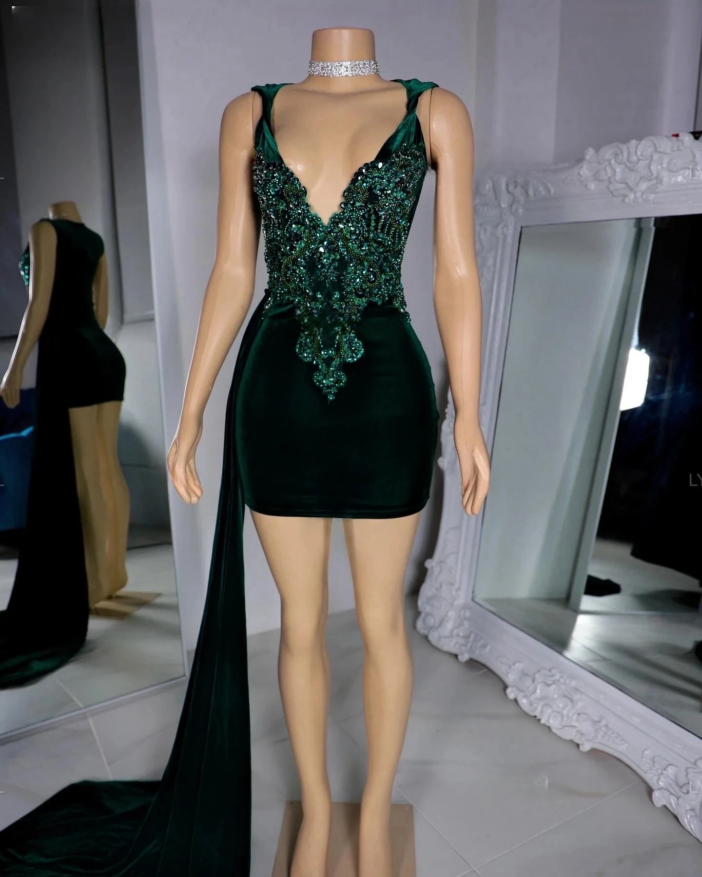 

Green Velvet Diamond African Cocktail Dresses Beaded Birthday Party Dresses Short Prom Dresses Black Girls Homecoming Customized