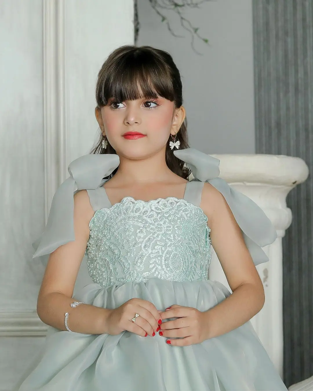 فستان فتاة الزهور من التول باللون الأخضر والأزرق لحمالات الزفاف مع فيونكة للأطفال وحفلات أعياد الميلاد فستان الأميرة أول ثوب حفلة بالتواصل