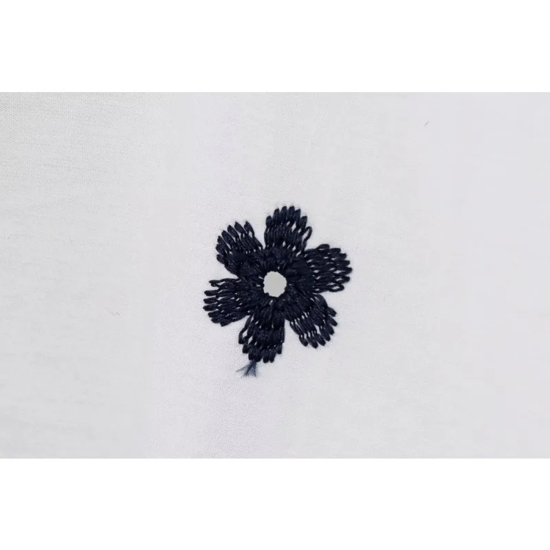 قمصان نسائية أنيقة بياقة بيضاء وأكمام طويلة مطرزة بالزهور كاجوال ريترو ملابس الشارع الشهير تاريخ المكتب