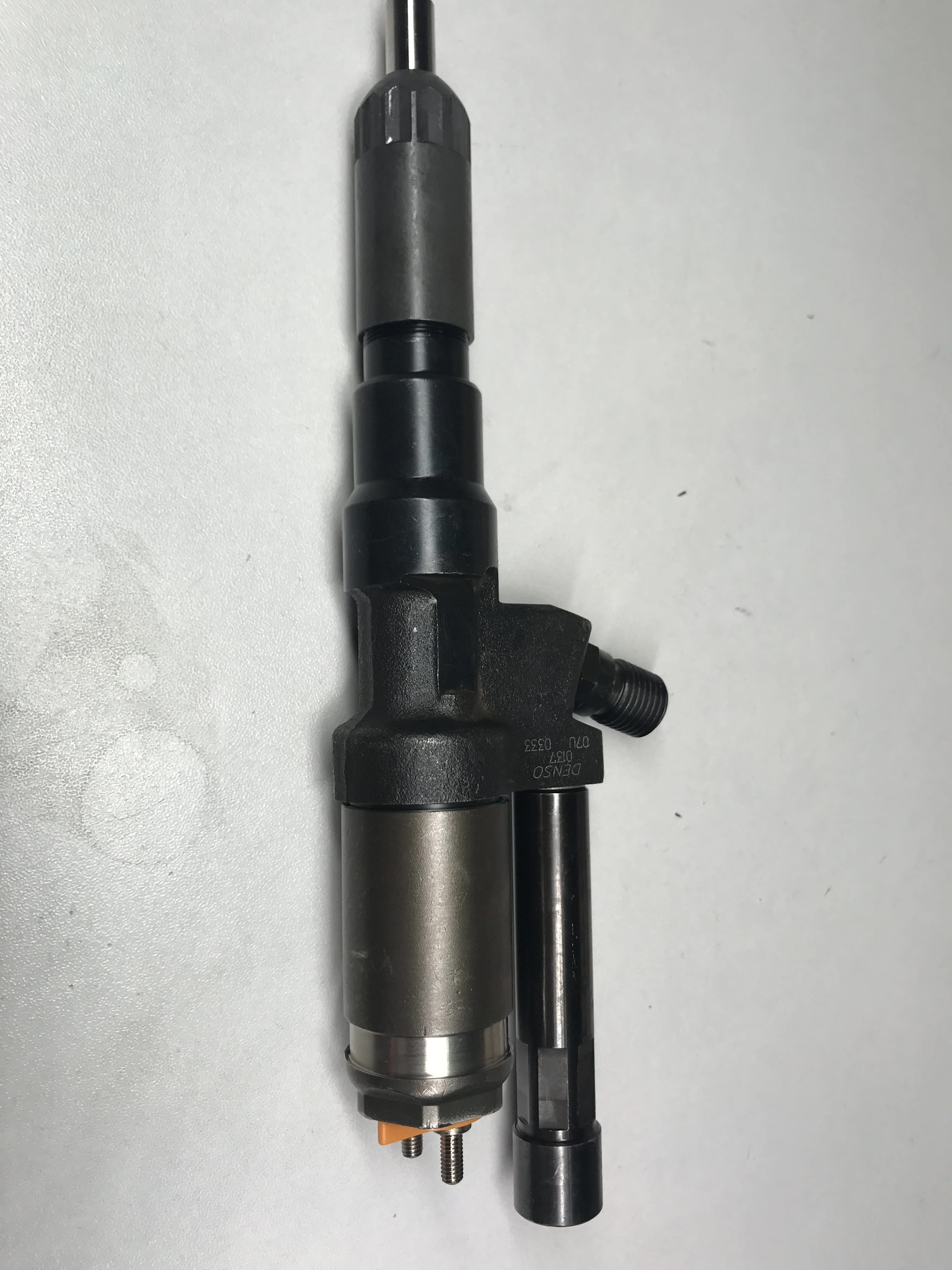 Inyector de combustible 095000 -0285 23910-1135 095000 -1031 23910-1044 095000 -0245 23910-1146 095000 -0139 23910-1043 Para Toyota 1VD-FTV