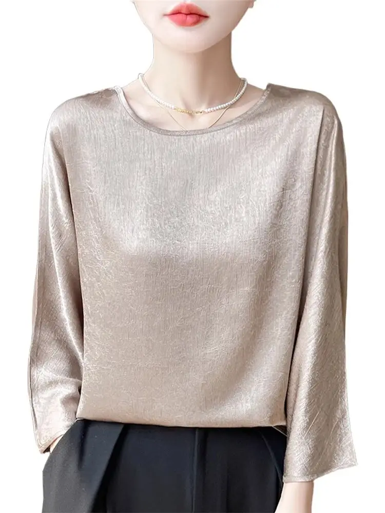 เสื้อยืดผู้หญิงทรงกลม ผ้าซาติน นุ่ม ระบายอากาศดี เรียบง่าย สไตล์ลำลอง เหมาะสำหรับใส่ไปทำงาน ความยาวปกติ