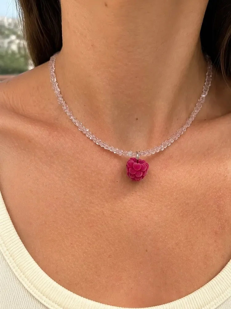 Creative Raspberry Hexagram Pendant Necklace 2026 Retro Transparent Triangular Crystal Weaving Girl Fashion Sweet Jewelry