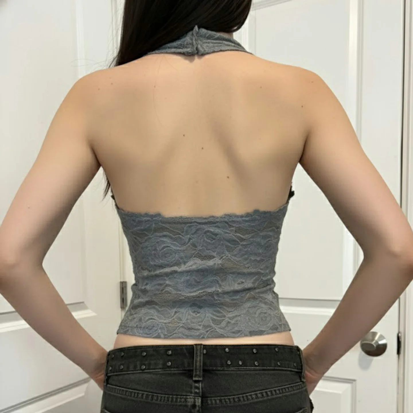 2026 ropa sexy para mujer, estilo de chica caliente, camisola de encaje con escote en V profundo, top sin mangas con tirantes huecos en tono gris