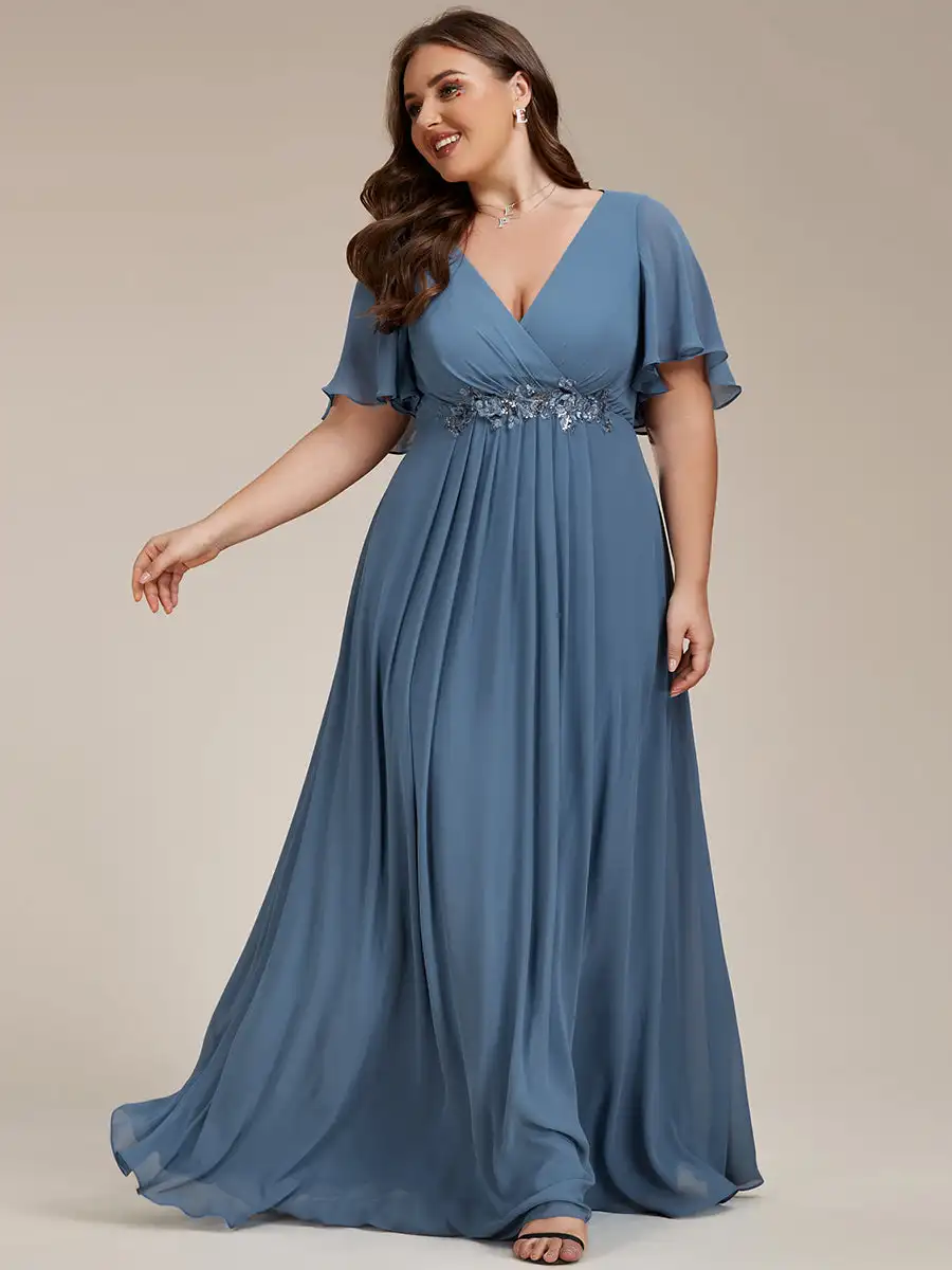 Plus size Suknia wieczorowa V Neck Aplikacje Plisowana Długość do podłogi 2024 Ever Pretty z koronkowej aplikacji Zakurzona granatowa sukienka dla