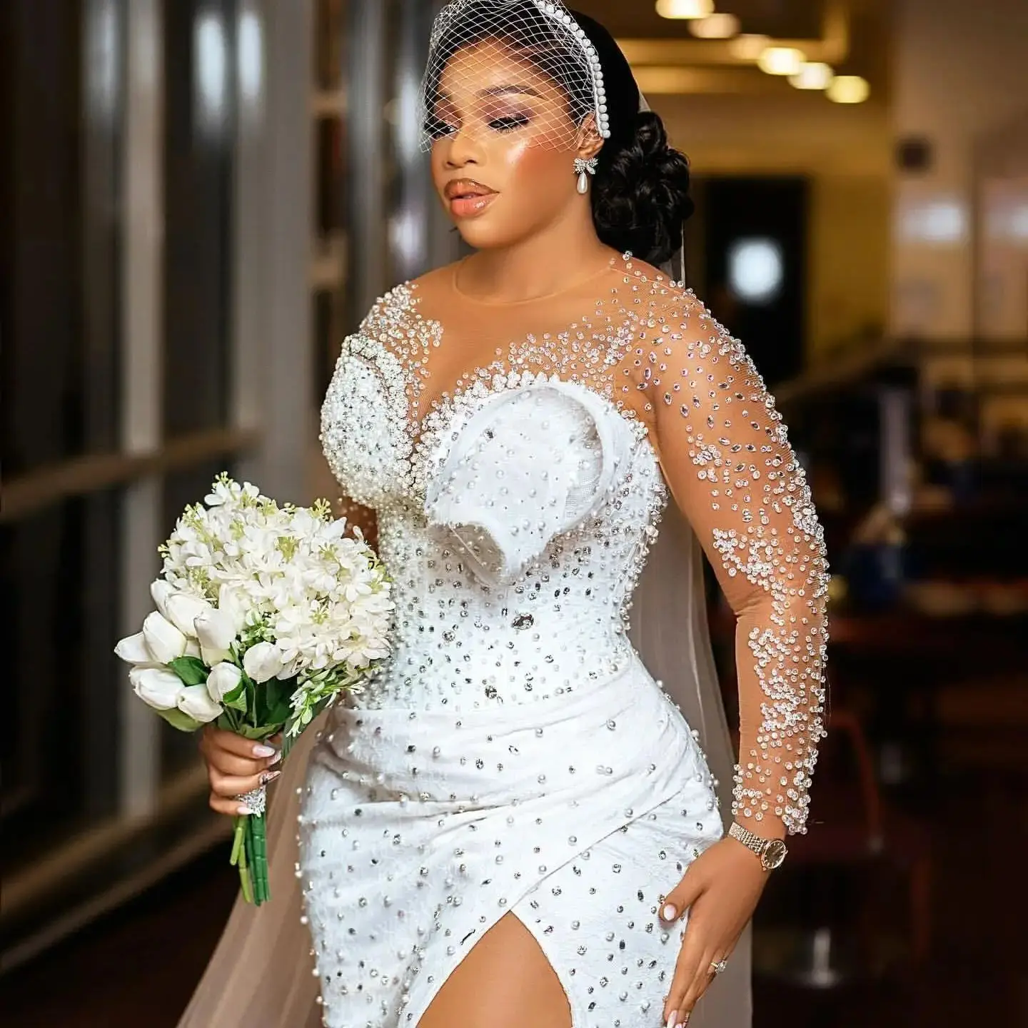 

Индивидуальное иллюзионное свадебное платье с круглым вырезом и блестящими бусинами и кристаллами в арабском стиле Robe De Mariée, свадебное платье с длинными рукавами и высоким разрезом