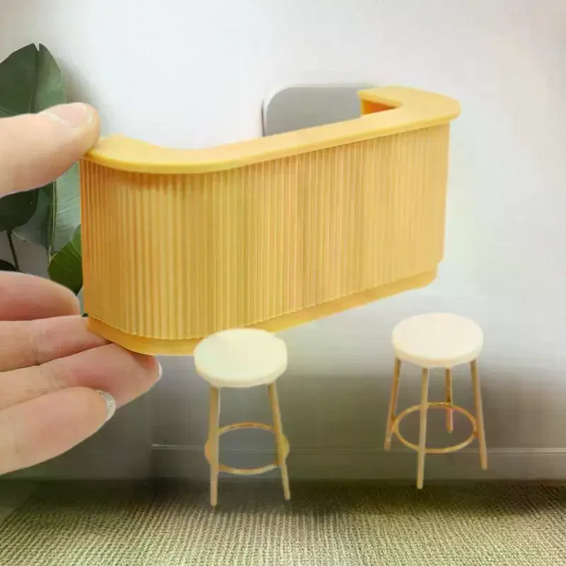 

Масштаб 1:12, 3 шт., пластиковая мебель для кукольного домика-миниатюрный стол, стул, модель барной стойки