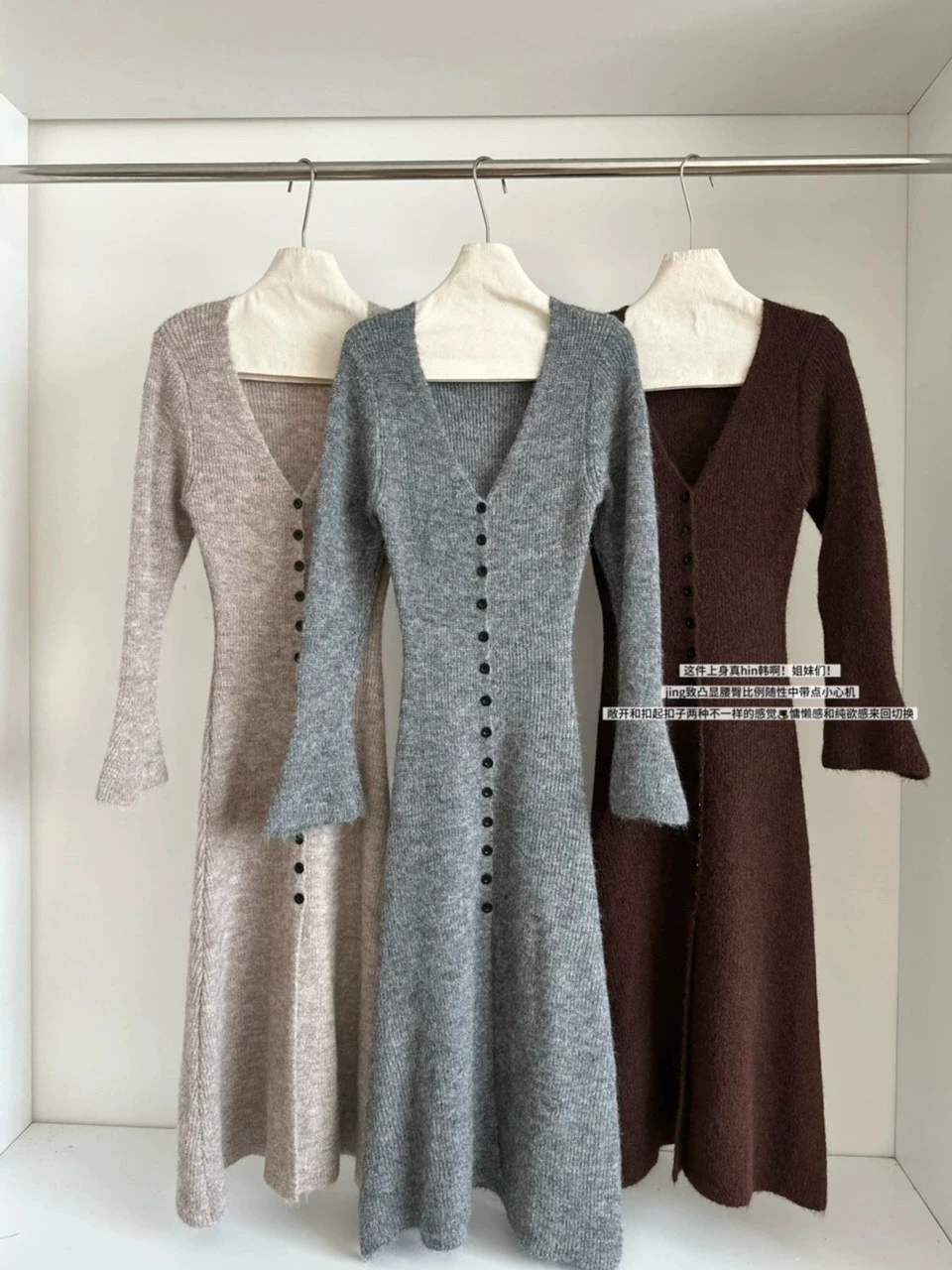 T-shirt coréen à manches courtes pour femmes, couleur contrastée, asymétrique épaule dénudée, haut tricoté irrégulier, nouvelle collection été 2025