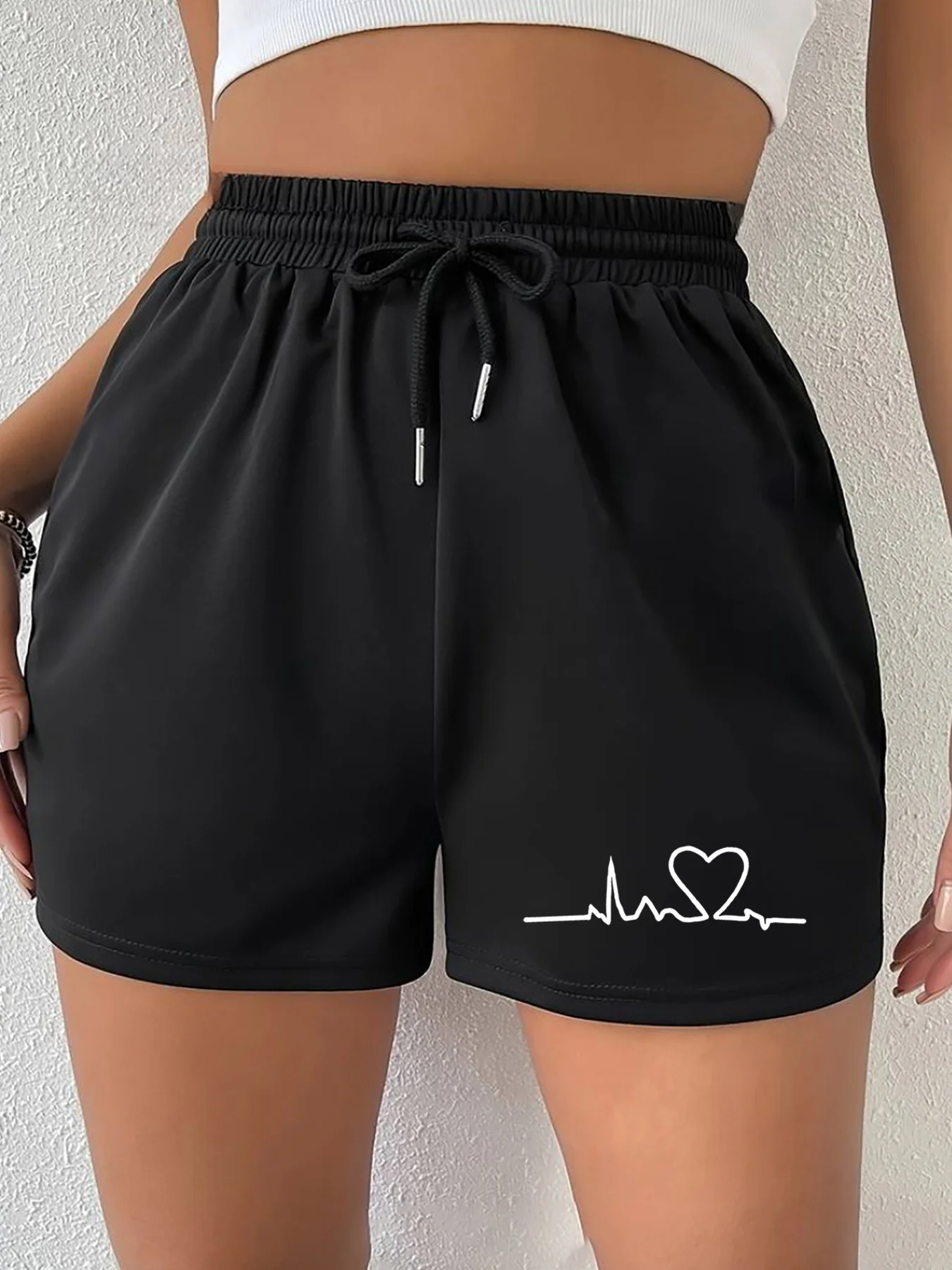 

Летние женские повседневные шорты с принтом в виде сердечек, эластичный пояс, влагоотводящие и дышащие, подходят для занятий спортом, бега и фитнеса.