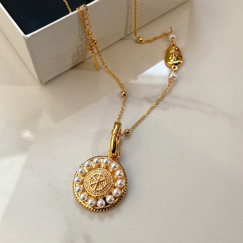 

French Retro Natural Freshwater Pearl Compasses Retro High-end Necklace Two-wear Simple Clavicle Chain Women's Accessories