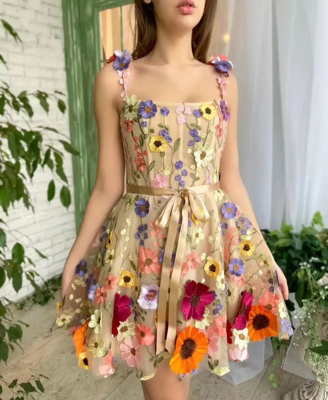 Vestido feminino bordado em flor sem mangas, saia sexy de quadril, streetwear doce e fresco, primavera e verão, 2024