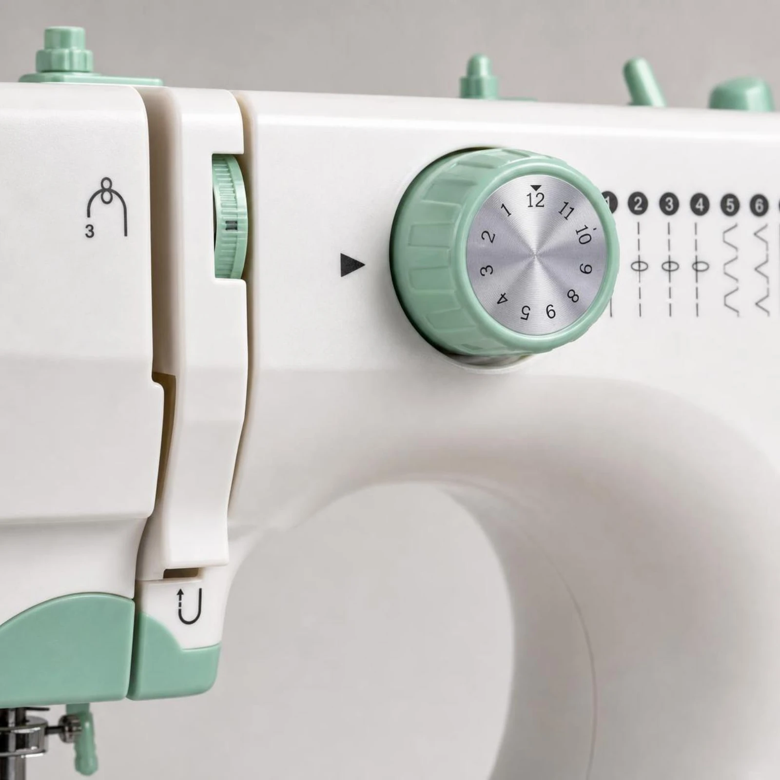 Portable Sewing Machine Lightweight Mini Sewing Machine Appliance Space-Saving Convenient for Beginners, Home Repairs