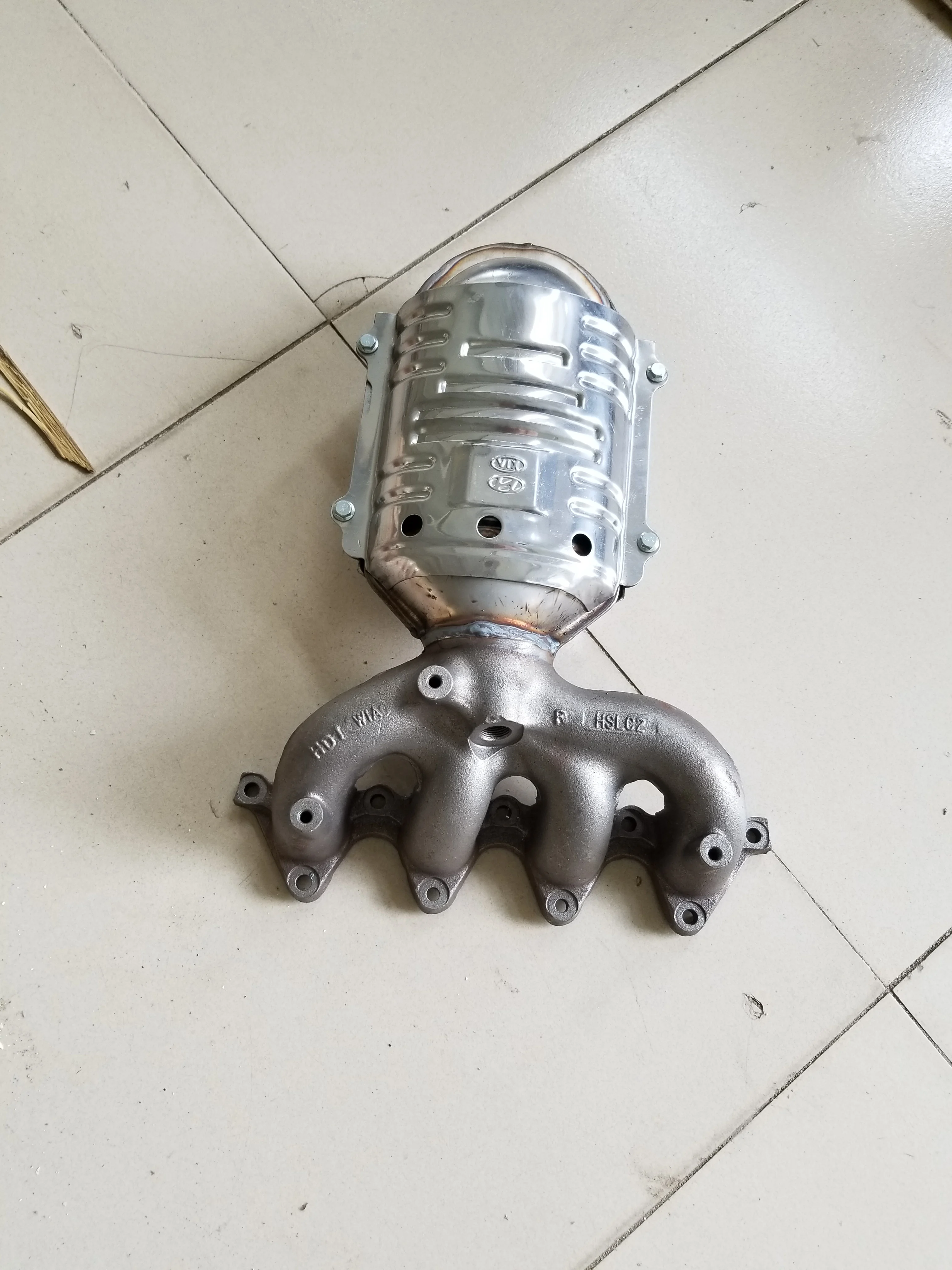 New High Quality Ceramic Core Catalytic Converter for Elantra 1.6L Kia Cerato Forte K3 Front Manifold Stainless Steel