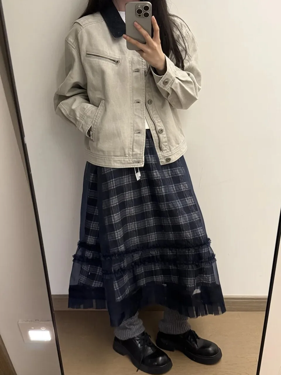 แจ็คเก็ตคาร์โก้สไตล์วินเทจอเมริกันสำหรับผู้หญิง ปกตัดสี แจ็คเก็ตโอเวอร์ไซส์ ผ้าเดนิม+แขนเสื้อผ้าลายสก็อต แจ็คเก็ตลำลองสไตล์สตรีทแวร์