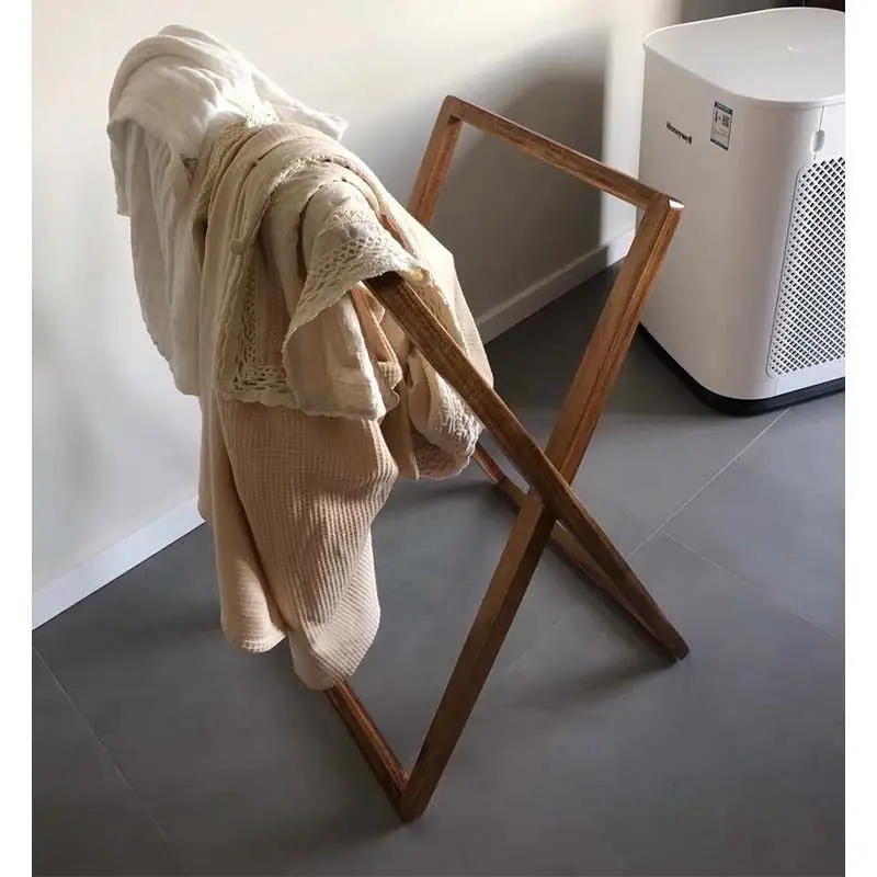 Porte-serviettes de salle de bain en bois massif du sol au plafond, cintre de rangement pliable, style nordique de luxe léger