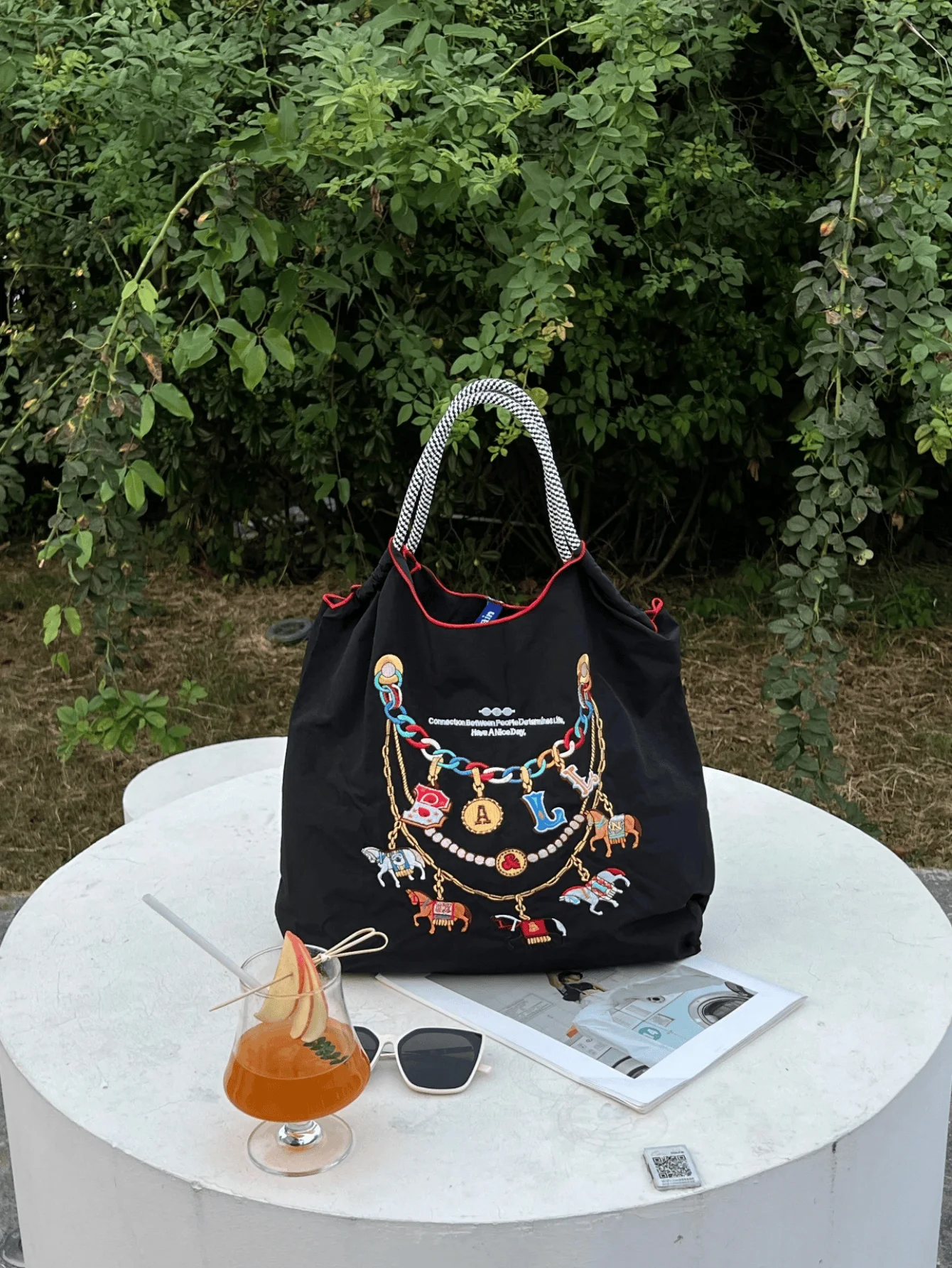 حقيبة كتف نسائية جديدة مطرزة على الطراز الياباني، حقيبة تسوق ذات سعة كبيرة، خفيفة الوزن وقابلة للطي، مناسبة للتنقل والسفر والترفيه والعطلات والحفلات