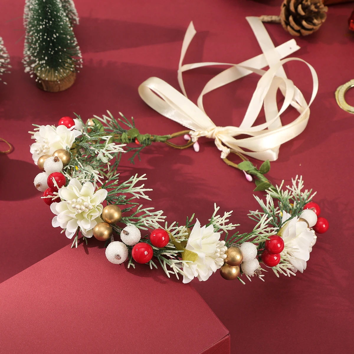 AWAYTR Wedding Party Hairband Wreath Red Berry Garland Crown Flower Headband Women Holiday Party Rose Hair Band Akcesoria do włosów — zdjęcie 7