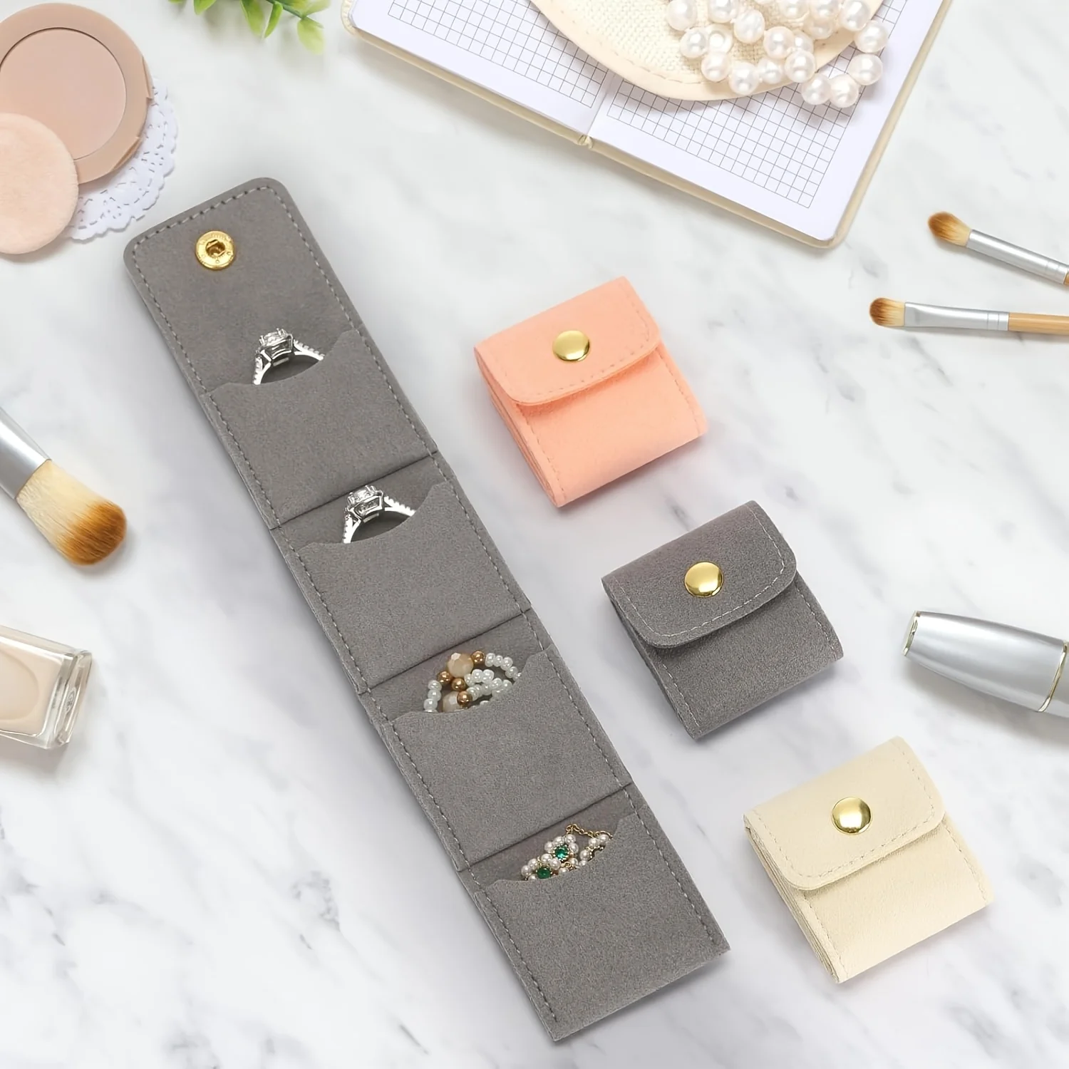 1 pieces of foldable mini travel jewelry storage box, with snap fastening stand and roll-type storage design