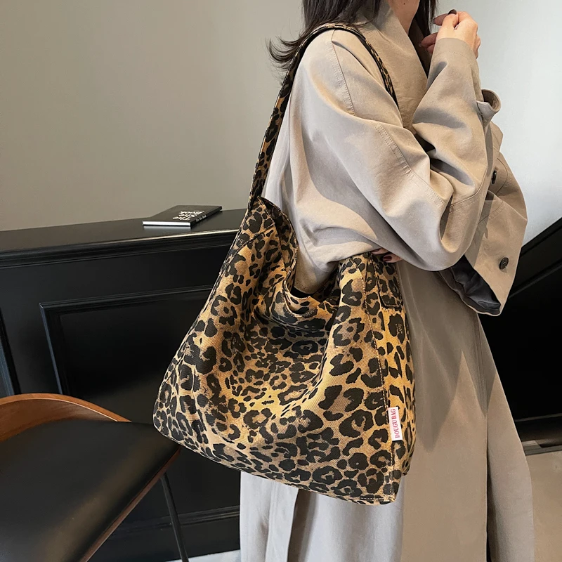 

2025 New Leopard Print Shoulder Bag Large Capacity Fashionable Easiest for Match Women's Bag Lightweight Travel Cloth Bag