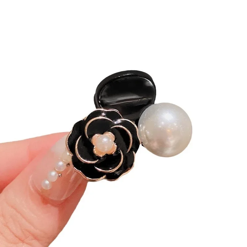 Korean Pearl Camellia Flower Hair Claw Elegant Barrettes Sweet Ponytail Hair Clips for Women Girls Headwear Hair Accessories