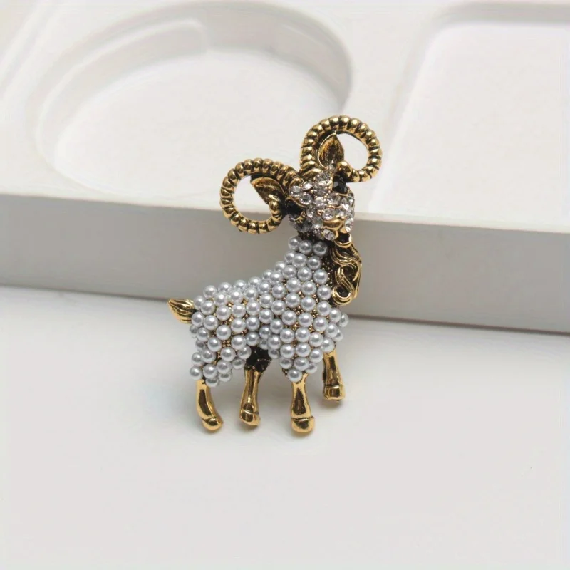 Vintage Fashion Design Goat Brooch Cute Animal Brooch Clothing Accessories for Holiday Gifts