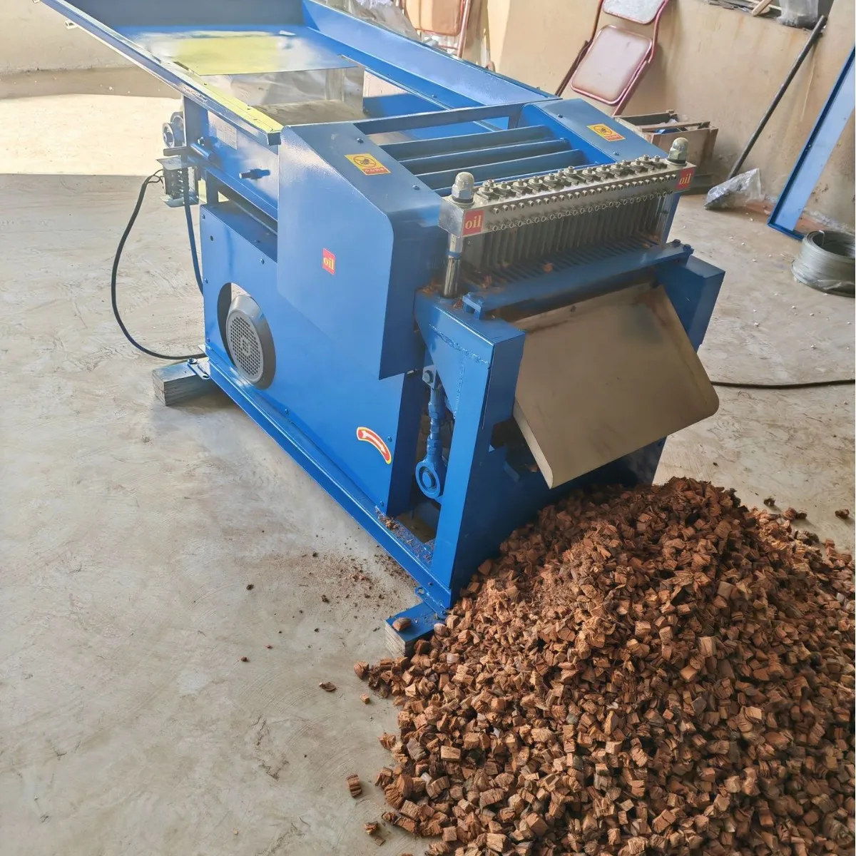 High - Output Coconut Shell Processing: Automatic Cutting, Crushing and Granulating Equipment